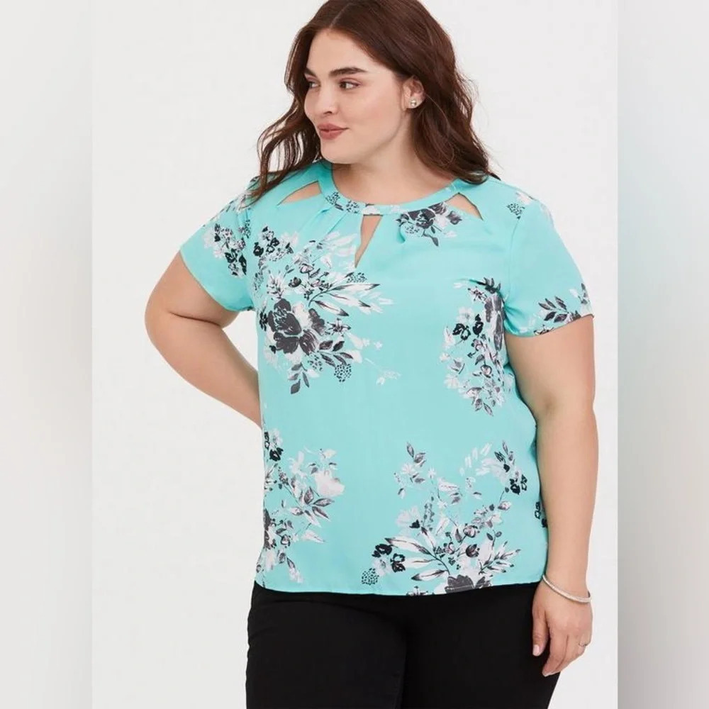 Torrid Floral Cut Out Short Sleeve Blouse - Size 2x